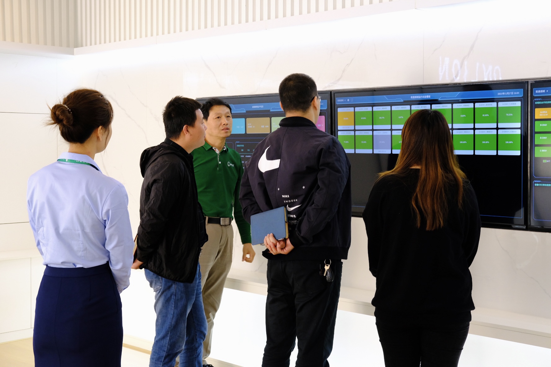 信阳商会参观树字工厂样板工厂 信阳商会参观树字工厂样板工厂