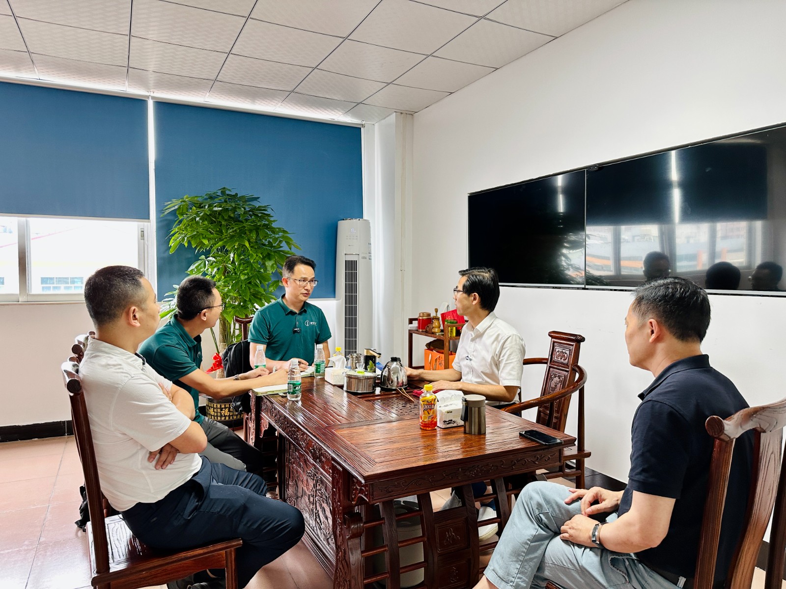 言九电子王董办公室